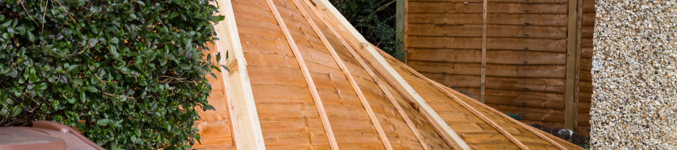 Schade aan uw schutting door een fikse storm? Dit is wat u moet weten